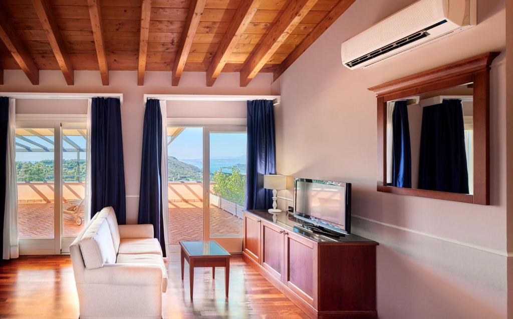 Hotel Boffenigo - The Golden Hour Costermano Extérieur photo
